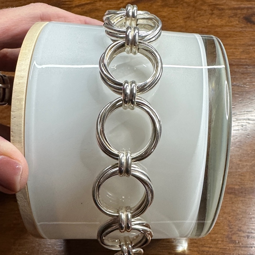 Silpada Silver Interlocking Circle Bracelet - image 3
